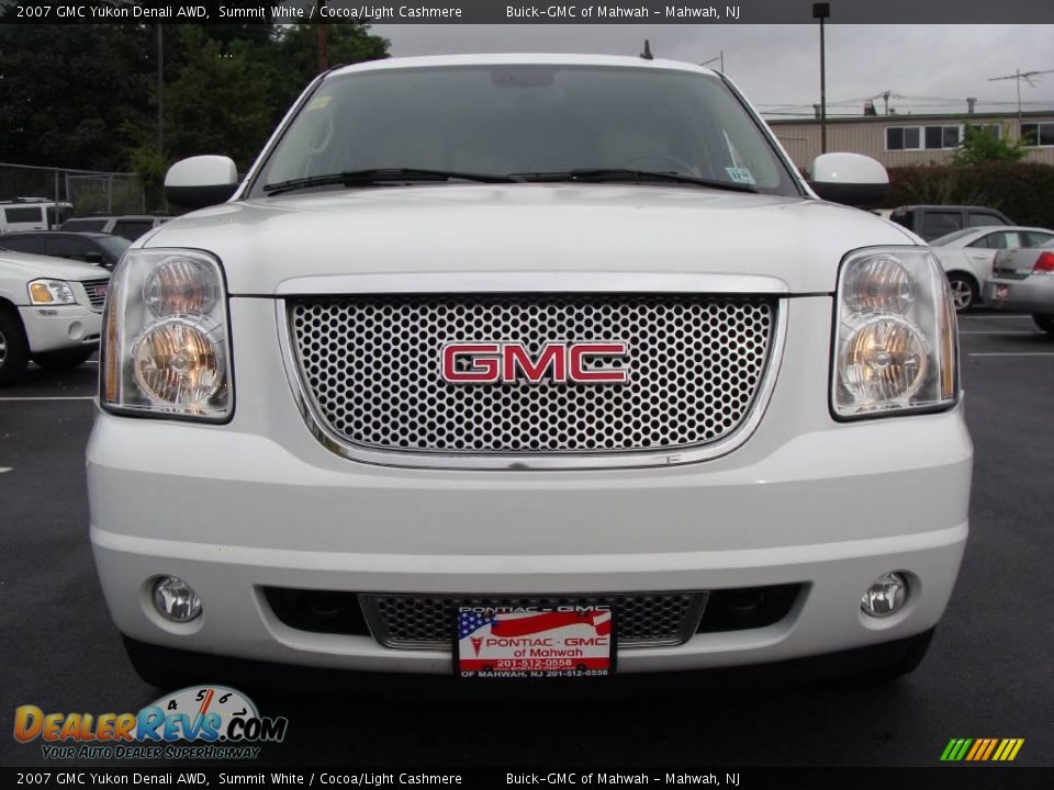 2007 GMC Yukon Denali AWD Summit White / Cocoa/Light Cashmere Photo #2