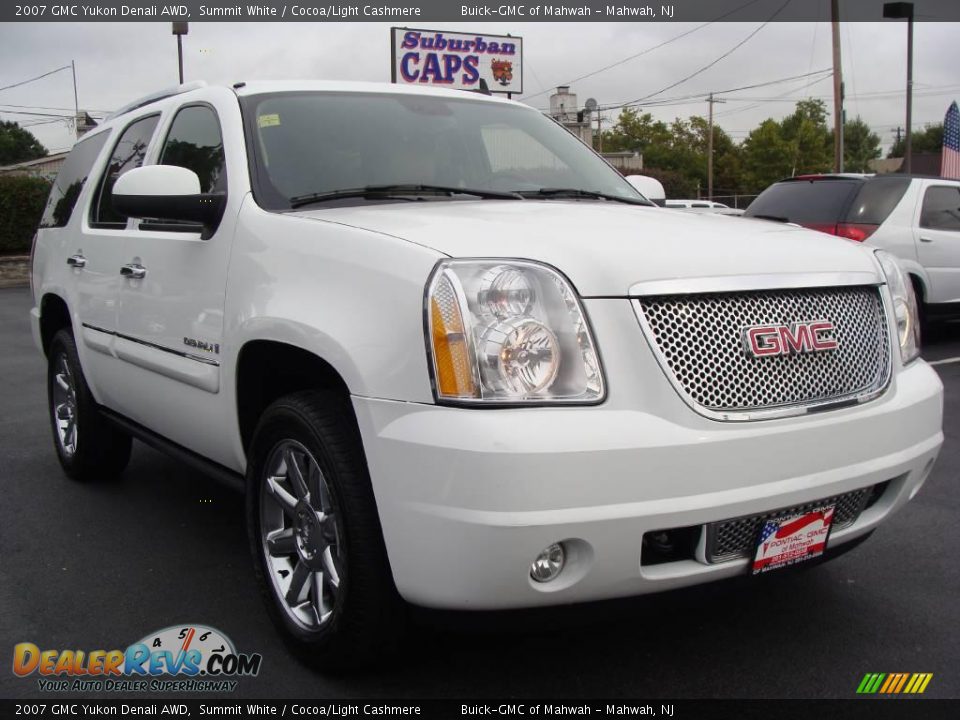 2007 GMC Yukon Denali AWD Summit White / Cocoa/Light Cashmere Photo #3