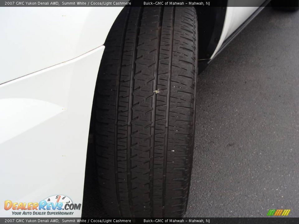 2007 GMC Yukon Denali AWD Summit White / Cocoa/Light Cashmere Photo #9
