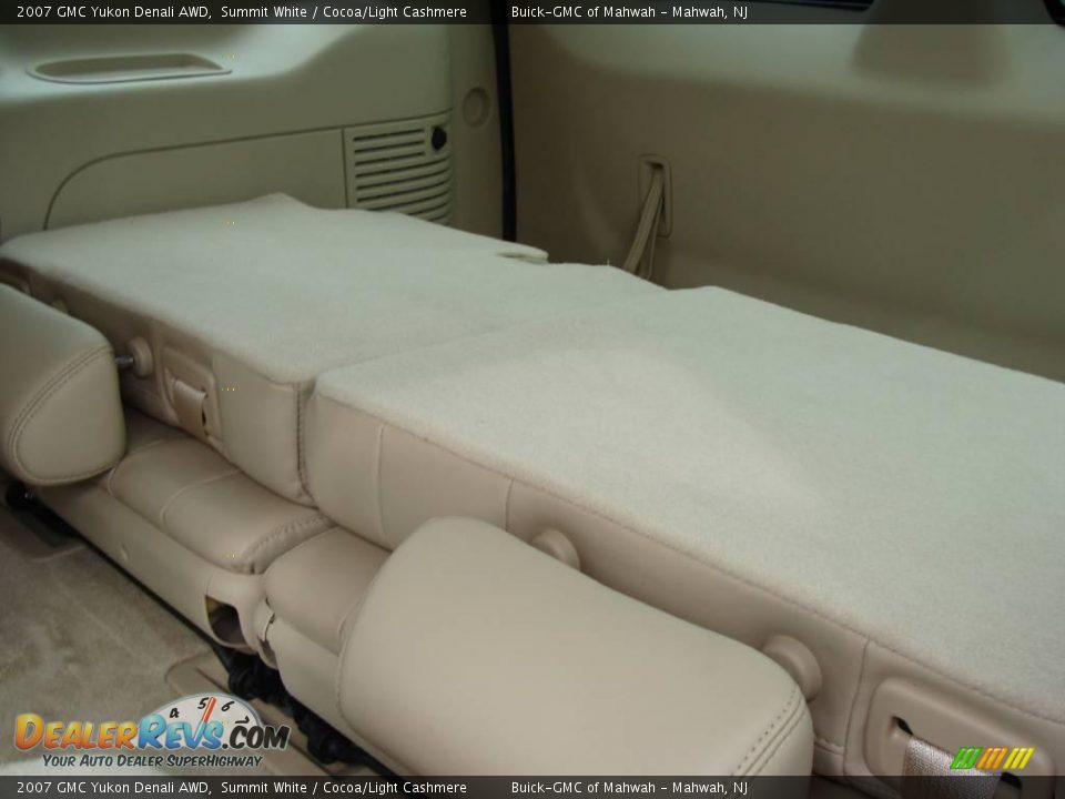 2007 GMC Yukon Denali AWD Summit White / Cocoa/Light Cashmere Photo #19