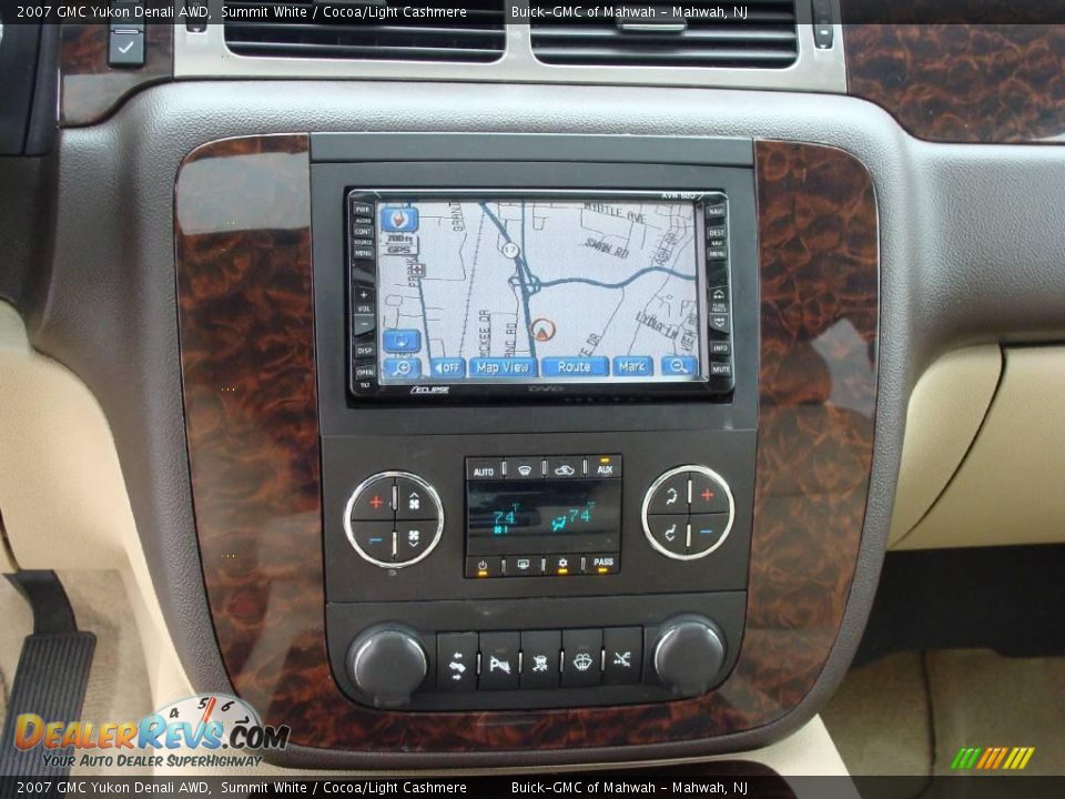 2007 GMC Yukon Denali AWD Summit White / Cocoa/Light Cashmere Photo #23