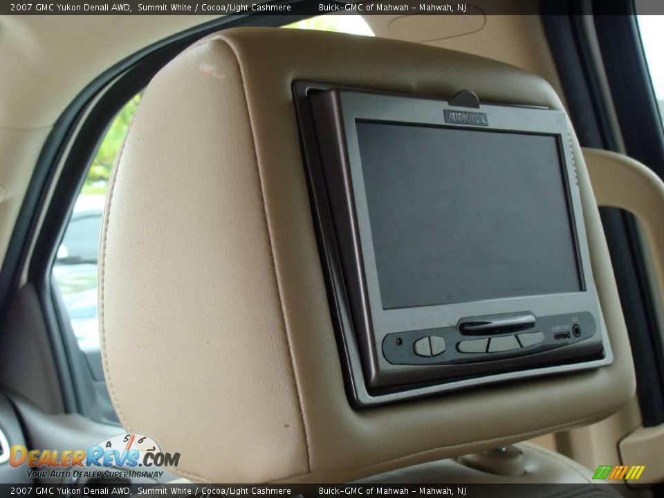 2007 GMC Yukon Denali AWD Summit White / Cocoa/Light Cashmere Photo #25