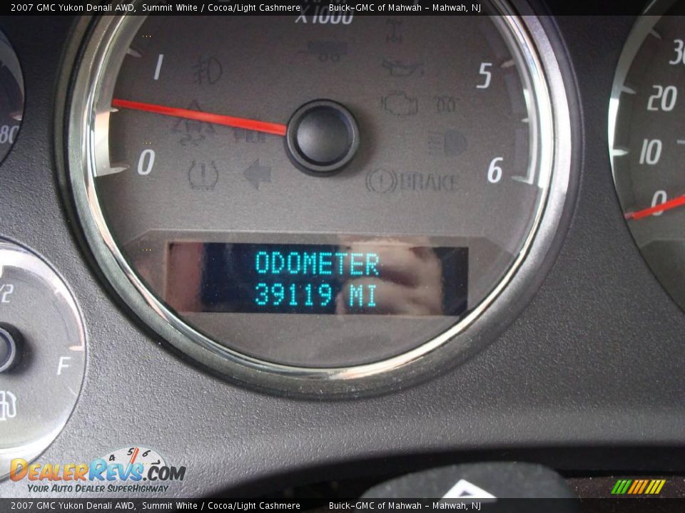 2007 GMC Yukon Denali AWD Summit White / Cocoa/Light Cashmere Photo #27