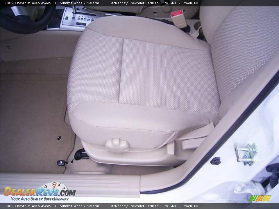 2009 Chevrolet Aveo Aveo5 LT Summit White / Neutral Photo #8