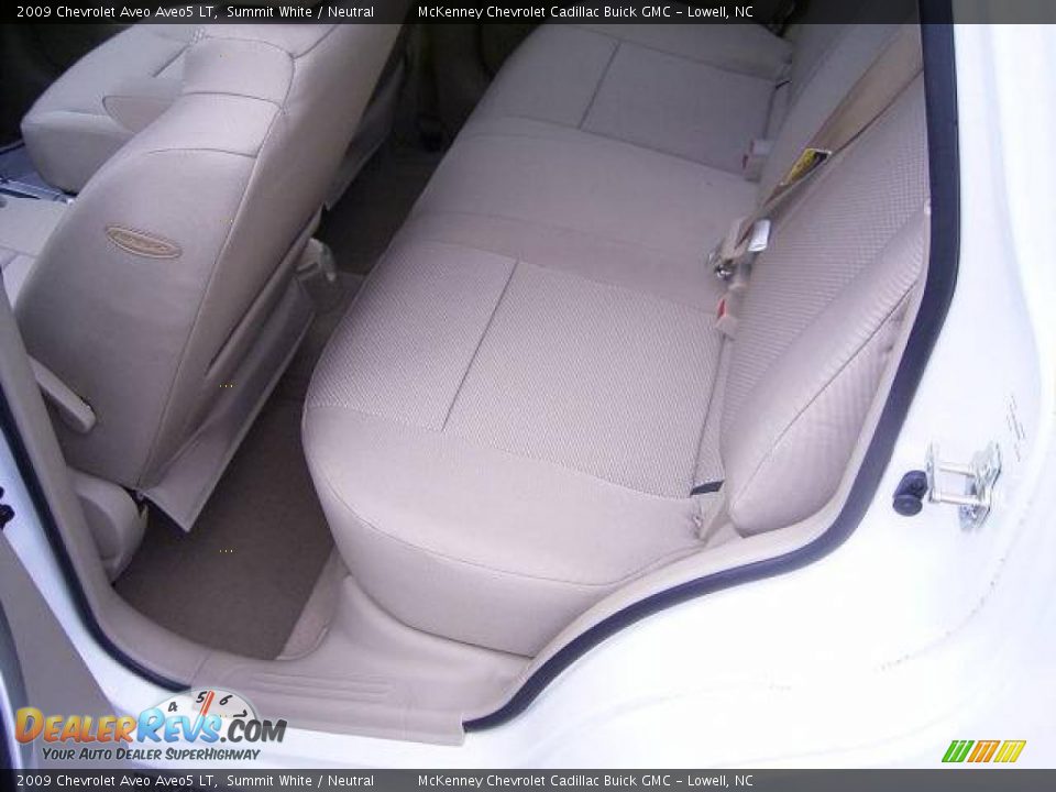 2009 Chevrolet Aveo Aveo5 LT Summit White / Neutral Photo #9