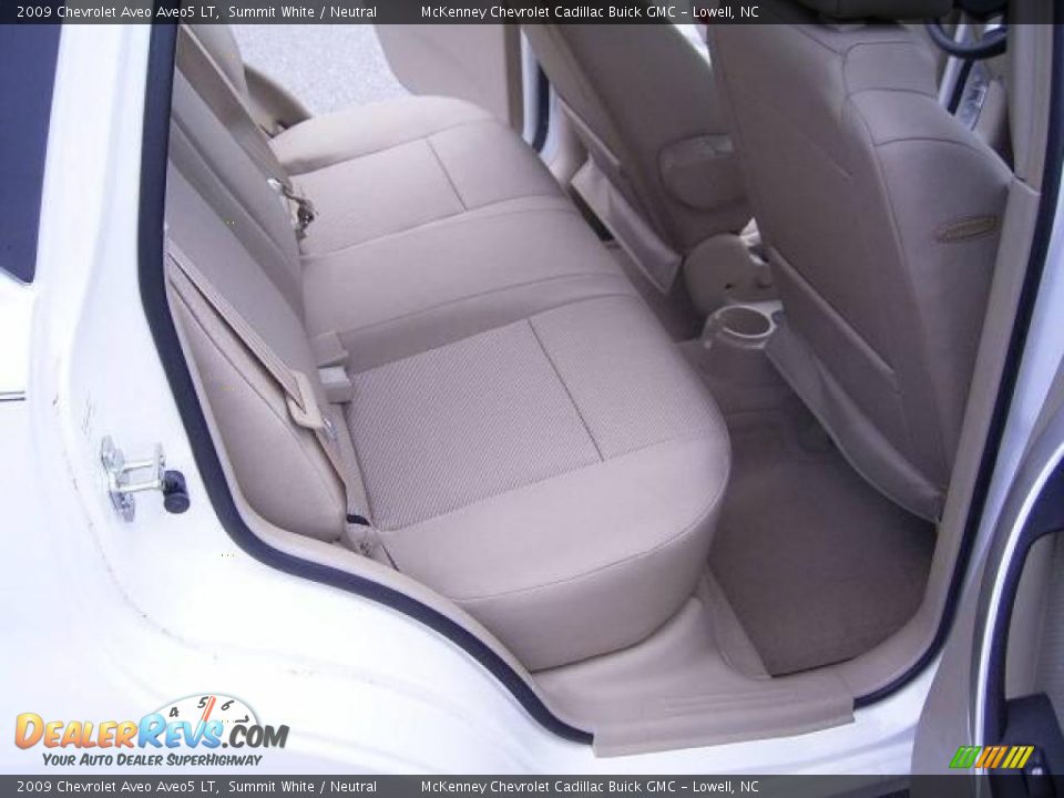 2009 Chevrolet Aveo Aveo5 LT Summit White / Neutral Photo #10