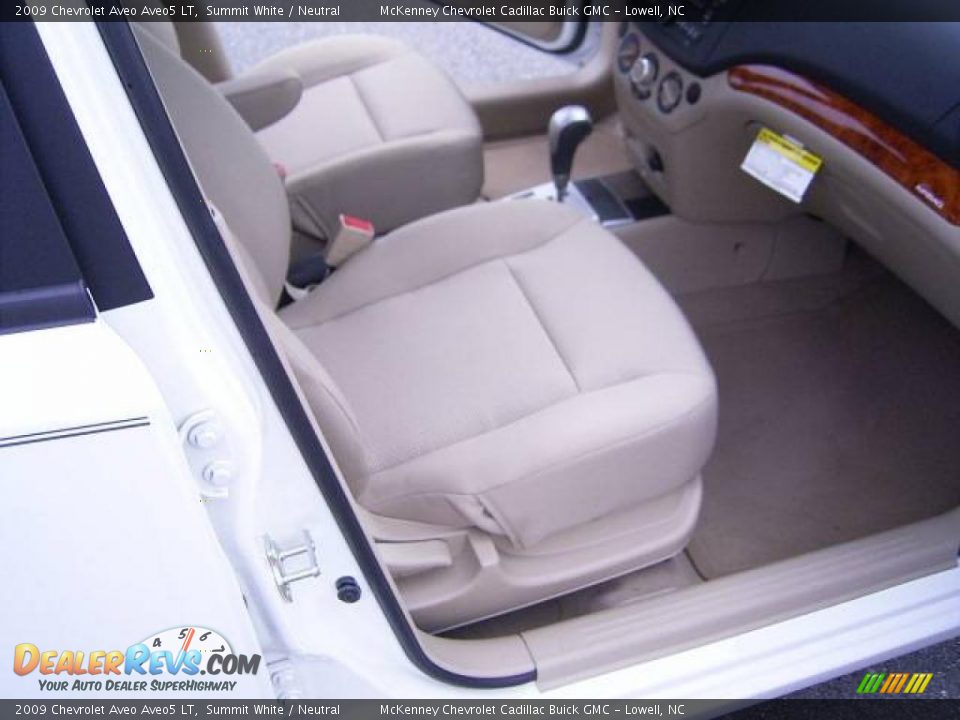2009 Chevrolet Aveo Aveo5 LT Summit White / Neutral Photo #11
