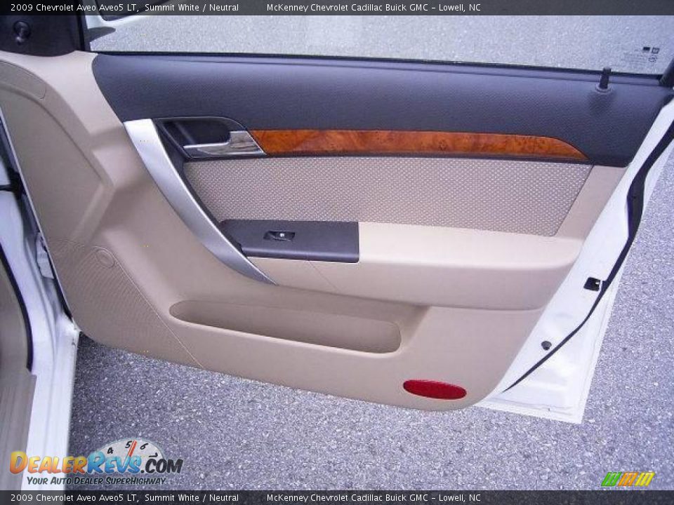 2009 Chevrolet Aveo Aveo5 LT Summit White / Neutral Photo #12