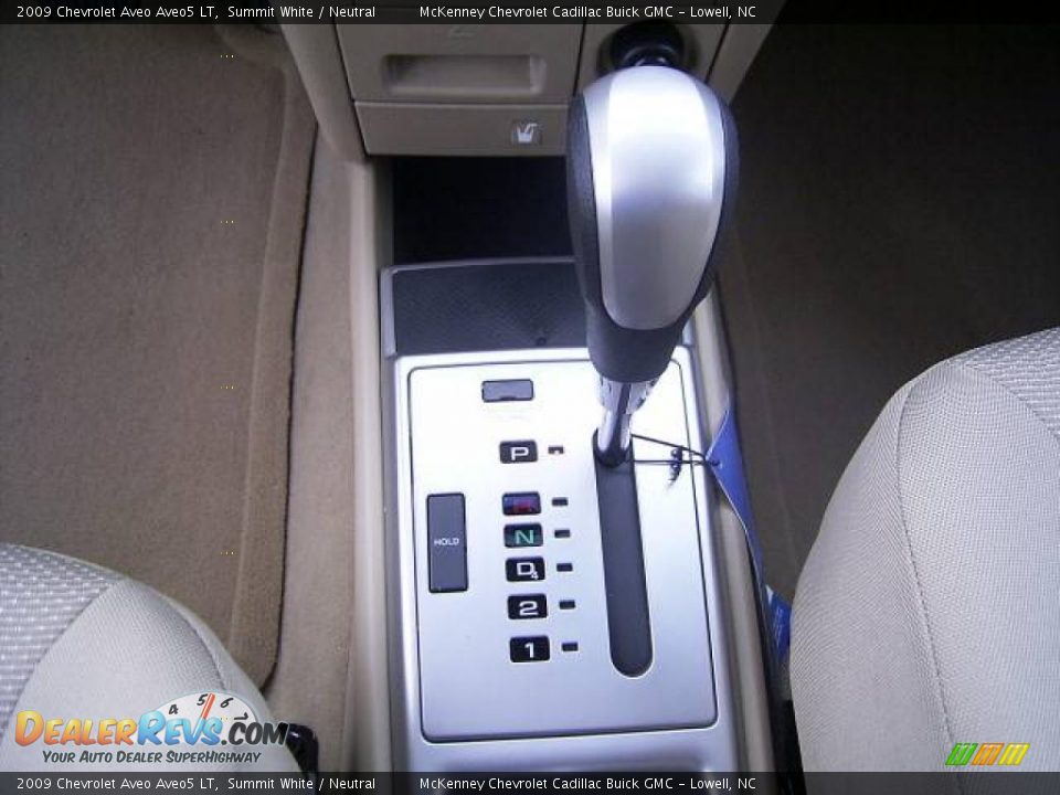 2009 Chevrolet Aveo Aveo5 LT Summit White / Neutral Photo #21