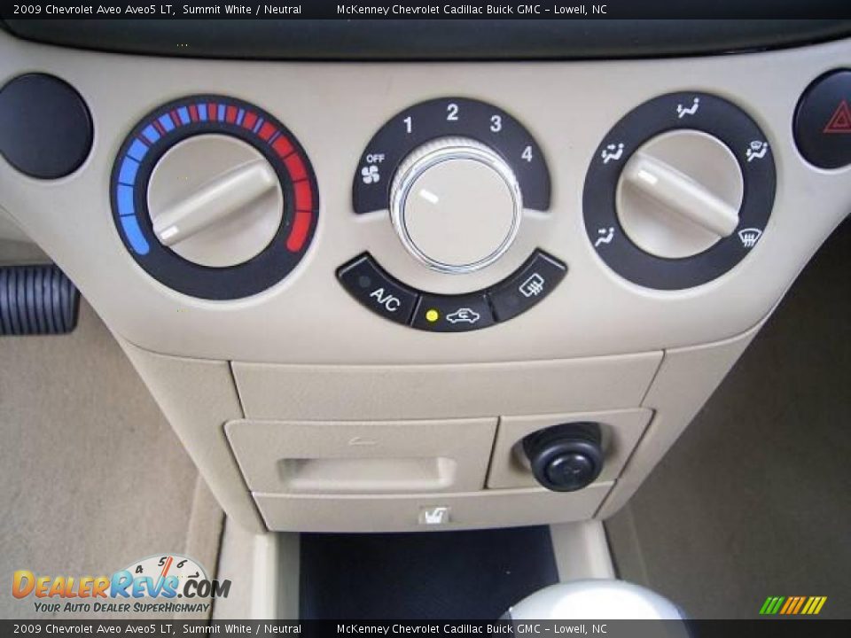 2009 Chevrolet Aveo Aveo5 LT Summit White / Neutral Photo #23