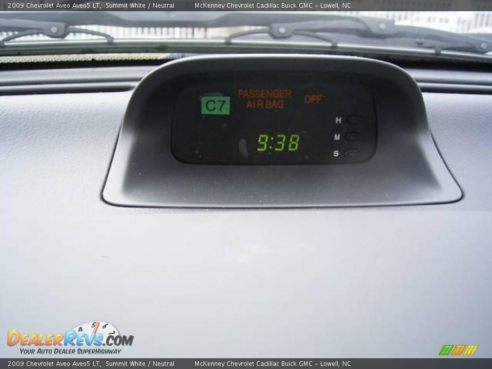 2009 Chevrolet Aveo Aveo5 LT Summit White / Neutral Photo #25