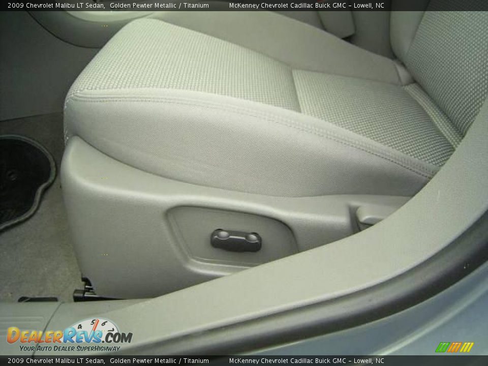 2009 Chevrolet Malibu LT Sedan Golden Pewter Metallic / Titanium Photo #9