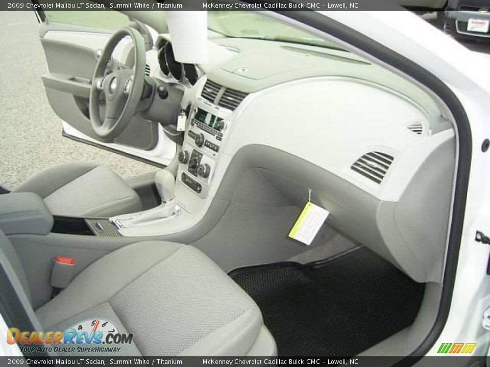 2009 Chevrolet Malibu LT Sedan Summit White / Titanium Photo #14
