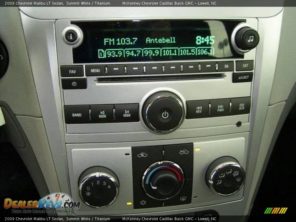 2009 Chevrolet Malibu LT Sedan Summit White / Titanium Photo #23