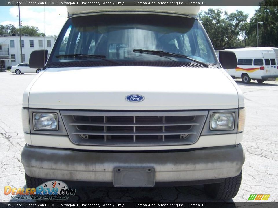 1993 Ford E Series Van E350 Club Wagon 15 Passenger White / Gray Photo #1