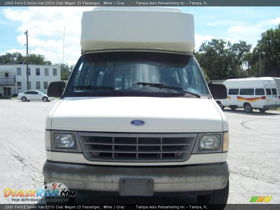 1993 Ford E Series Van E350 Club Wagon 15 Passenger White / Gray Photo #2