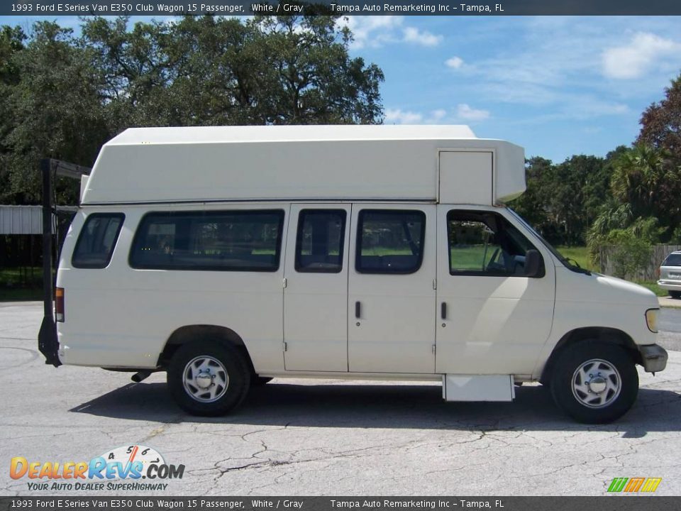 1993 Ford E Series Van E350 Club Wagon 15 Passenger White / Gray Photo #7