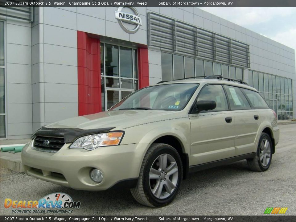 2007 Subaru Outback 2.5i Wagon Champagne Gold Opal / Warm Ivory Tweed Photo #1