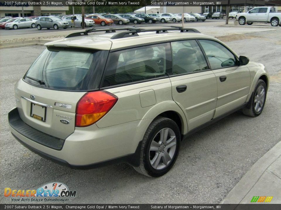 2007 Subaru Outback 2.5i Wagon Champagne Gold Opal / Warm Ivory Tweed Photo #5