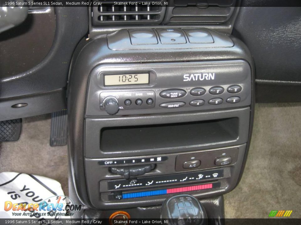 1996 Saturn S Series SL1 Sedan Medium Red / Gray Photo #25