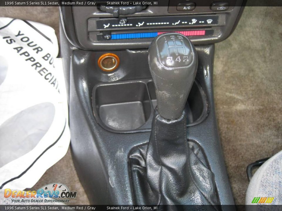 1996 Saturn S Series SL1 Sedan Medium Red / Gray Photo #26