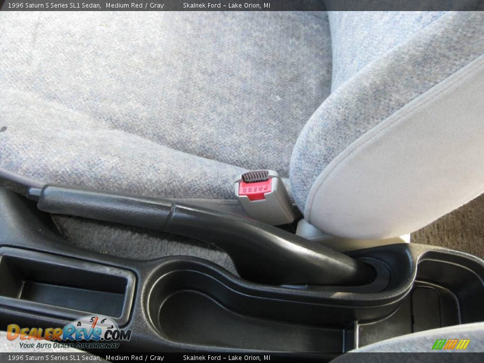 1996 Saturn S Series SL1 Sedan Medium Red / Gray Photo #28