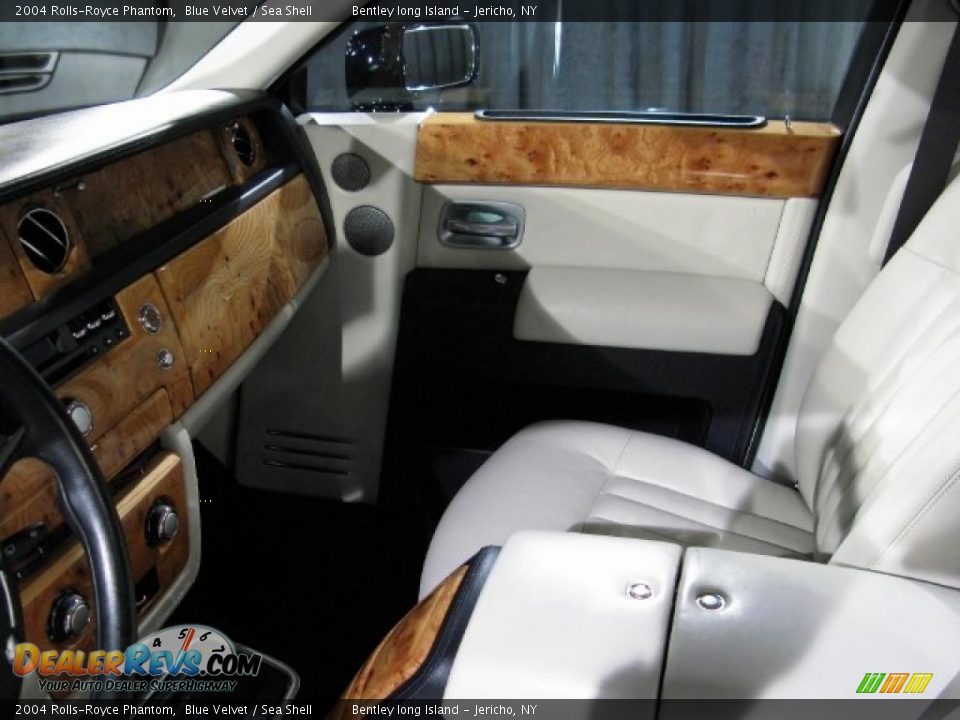 2004 Rolls-Royce Phantom Blue Velvet / Sea Shell Photo #11
