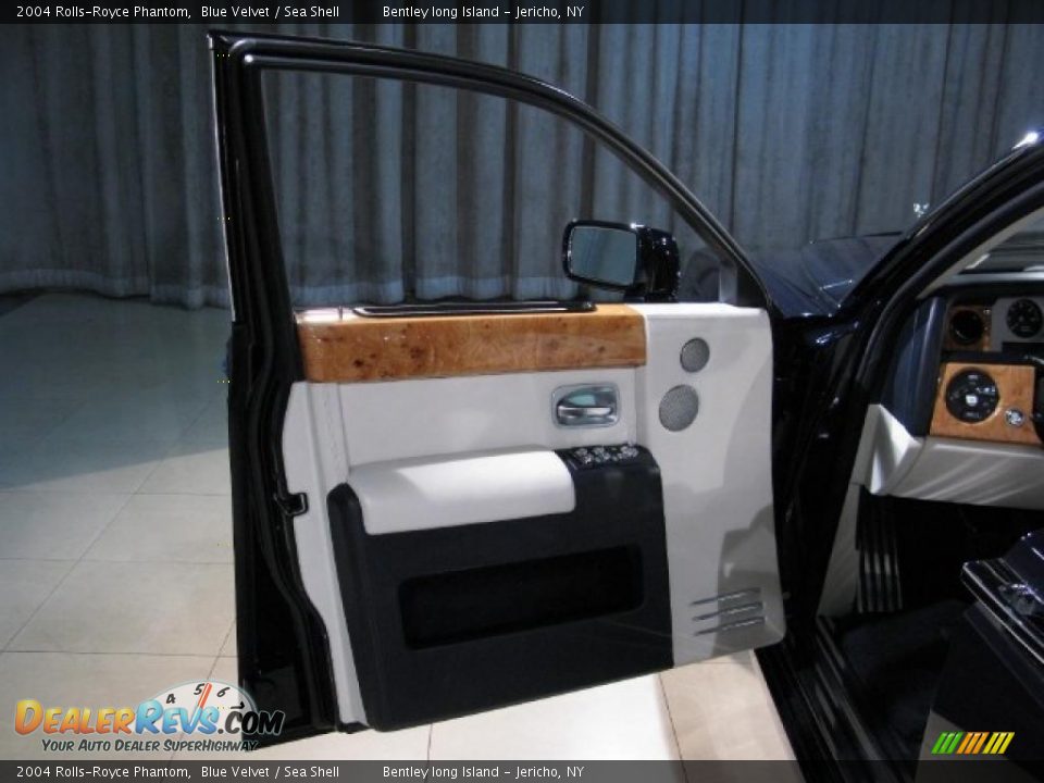 2004 Rolls-Royce Phantom Blue Velvet / Sea Shell Photo #12
