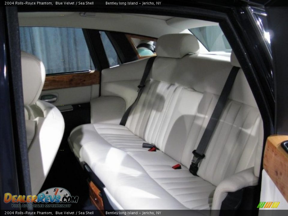 2004 Rolls-Royce Phantom Blue Velvet / Sea Shell Photo #14