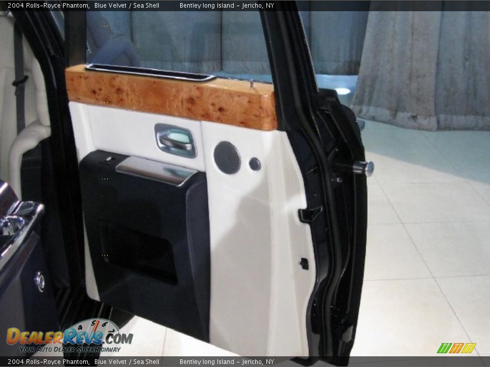 2004 Rolls-Royce Phantom Blue Velvet / Sea Shell Photo #15