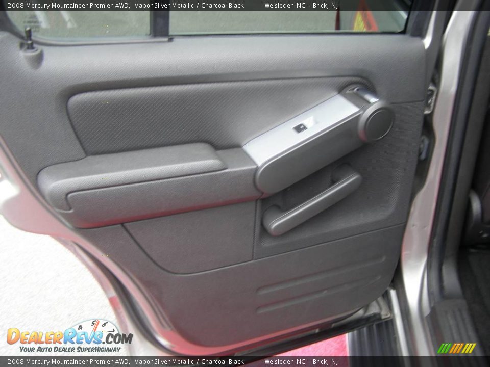 2008 Mercury Mountaineer Premier AWD Vapor Silver Metallic / Charcoal Black Photo #18