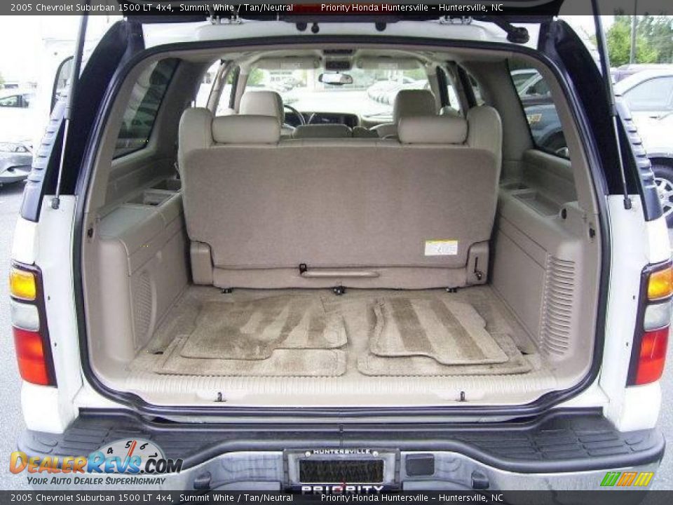 2005 Chevrolet Suburban 1500 LT 4x4 Summit White / Tan/Neutral Photo #12