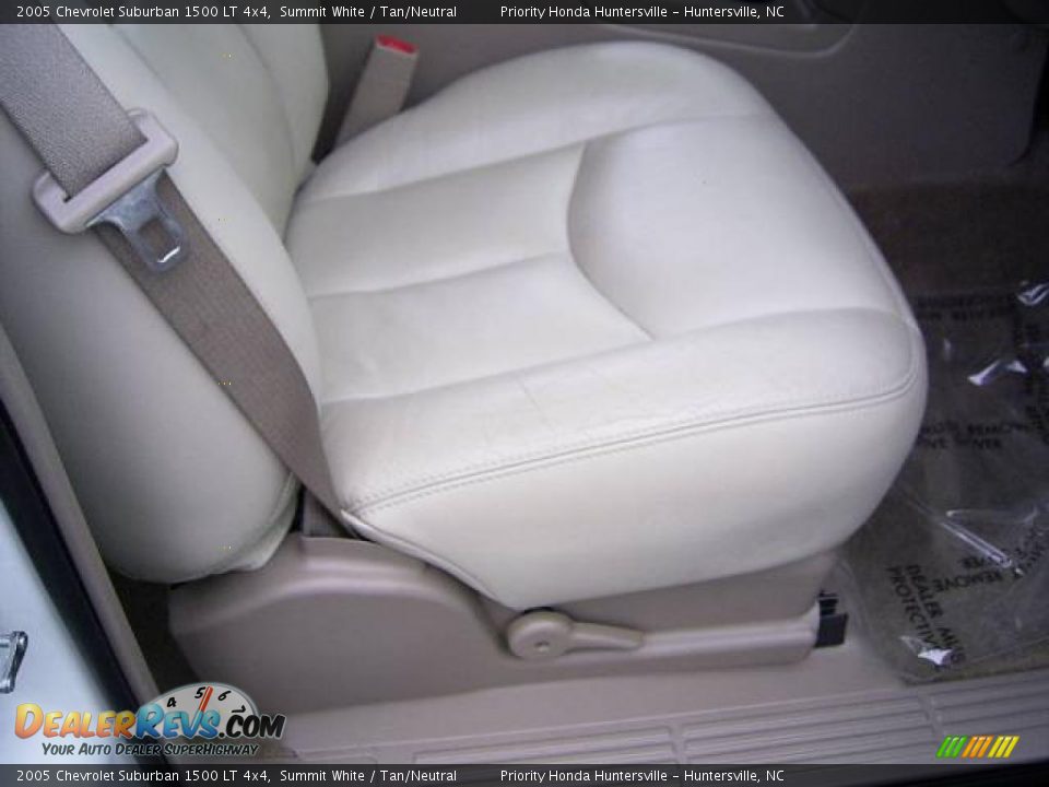 2005 Chevrolet Suburban 1500 LT 4x4 Summit White / Tan/Neutral Photo #15