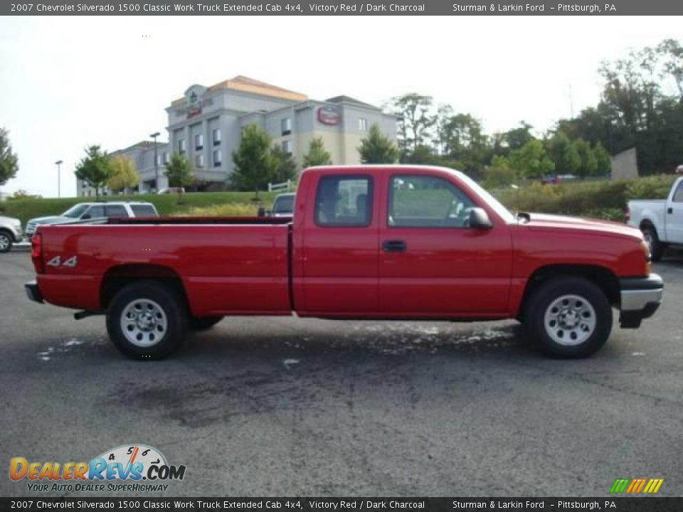 2007 Chevrolet Silverado 1500 Classic Work Truck Extended Cab 4x4 Victory Red / Dark Charcoal Photo #2