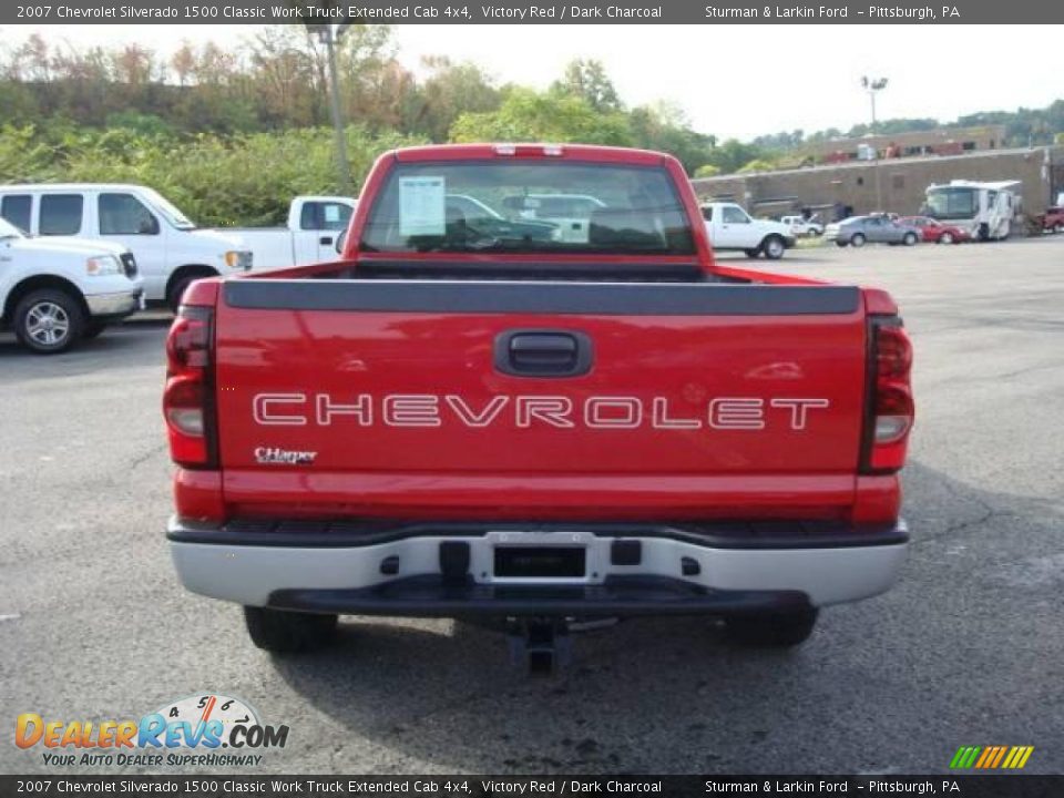 2007 Chevrolet Silverado 1500 Classic Work Truck Extended Cab 4x4 Victory Red / Dark Charcoal Photo #4