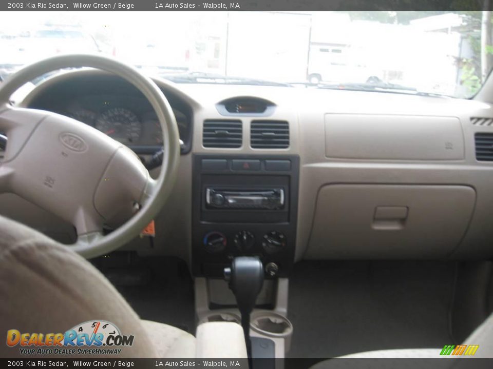 2003 Kia Rio Sedan Willow Green / Beige Photo #5