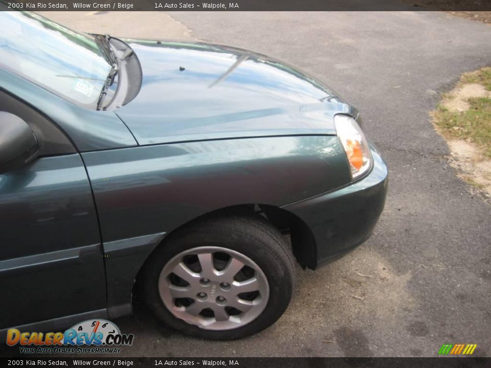 2003 Kia Rio Sedan Willow Green / Beige Photo #16
