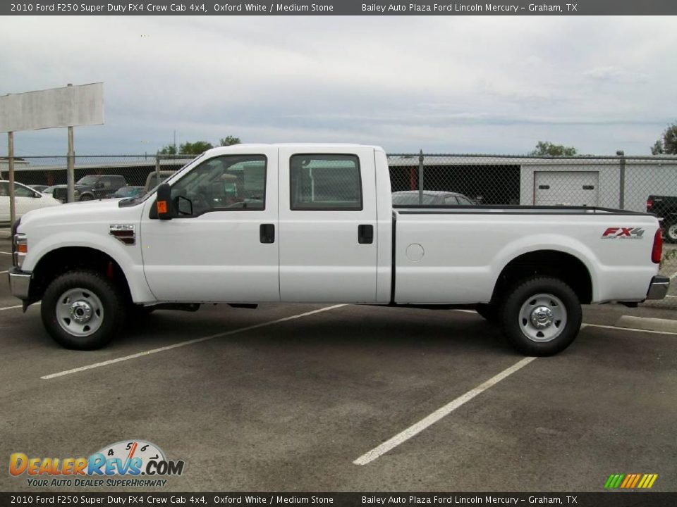 2010 Ford F250 Super Duty FX4 Crew Cab 4x4 Oxford White / Medium Stone Photo #2