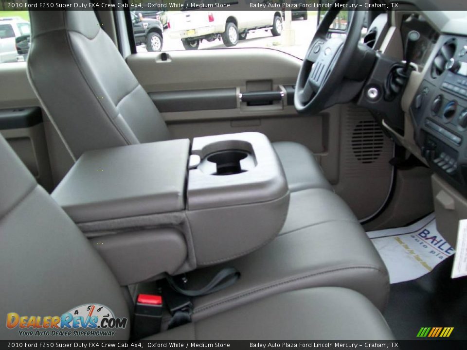 2010 Ford F250 Super Duty FX4 Crew Cab 4x4 Oxford White / Medium Stone Photo #6