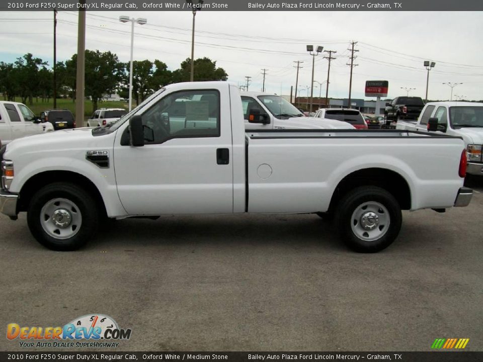 2010 Ford F250 Super Duty XL Regular Cab Oxford White / Medium Stone Photo #2