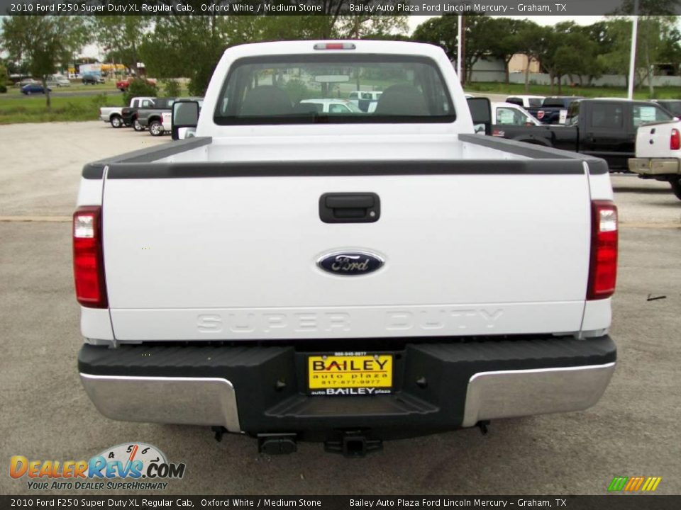 2010 Ford F250 Super Duty XL Regular Cab Oxford White / Medium Stone Photo #4