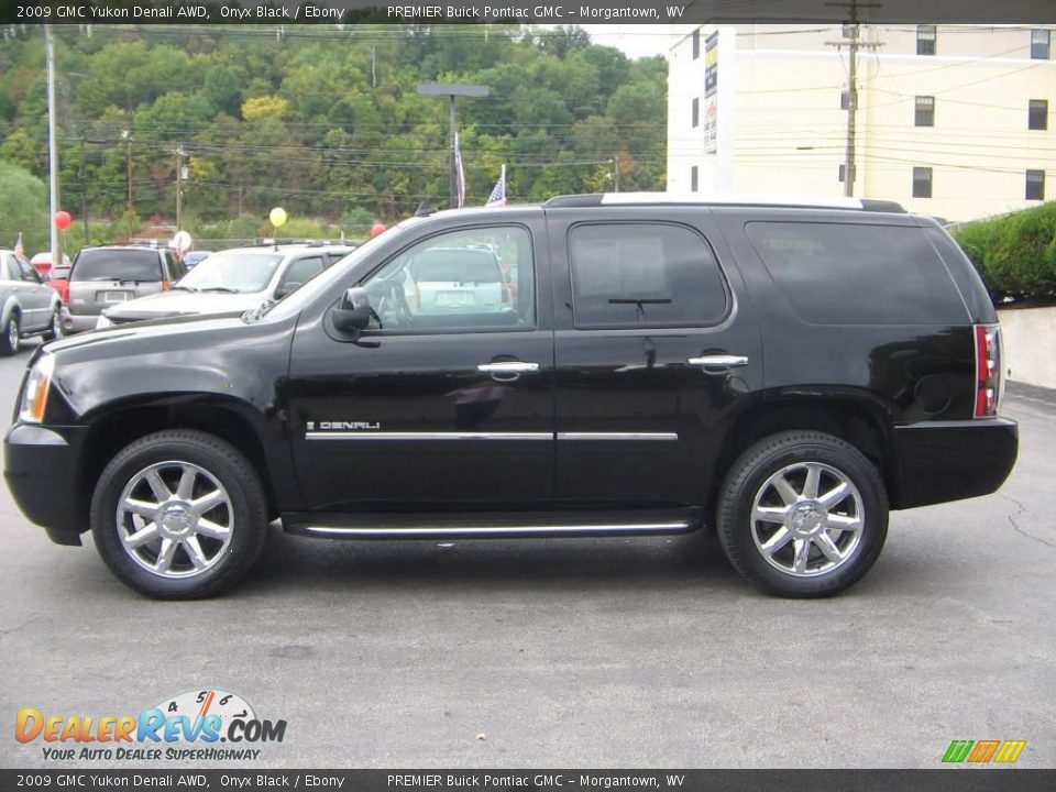 2009 GMC Yukon Denali AWD Onyx Black / Ebony Photo #3