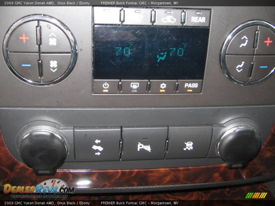 2009 GMC Yukon Denali AWD Onyx Black / Ebony Photo #20