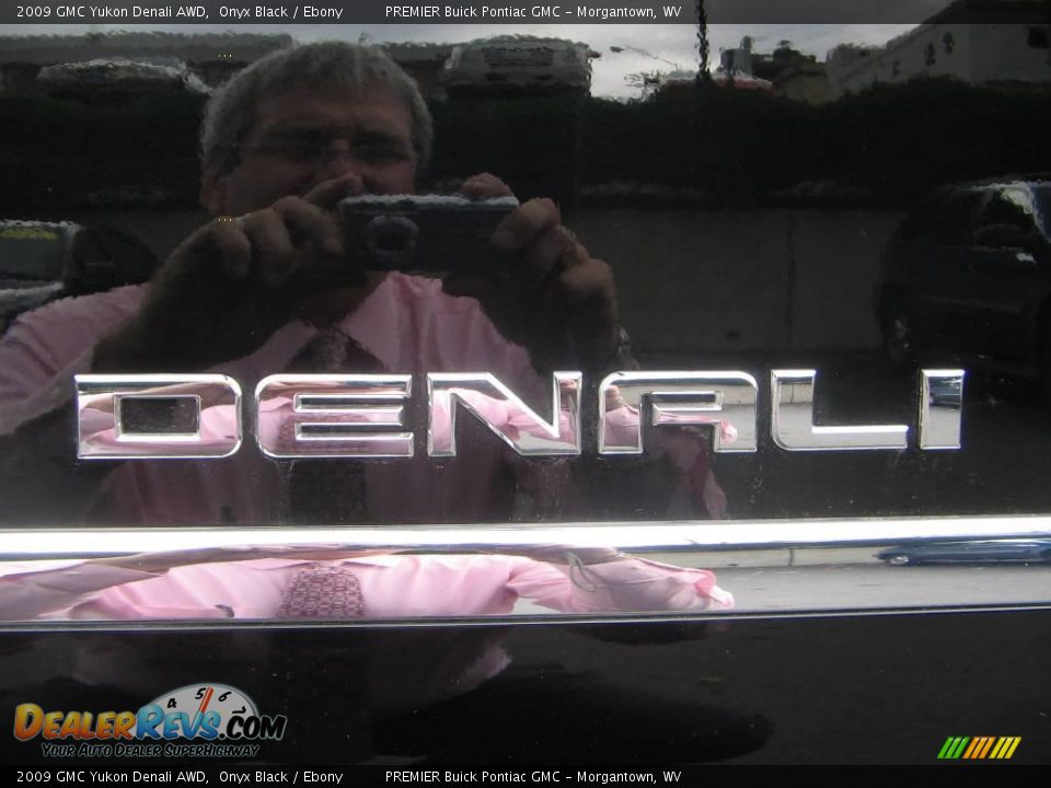 2009 GMC Yukon Denali AWD Onyx Black / Ebony Photo #28