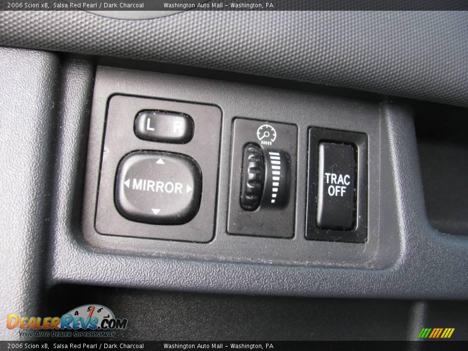 2006 Scion xB Salsa Red Pearl / Dark Charcoal Photo #13
