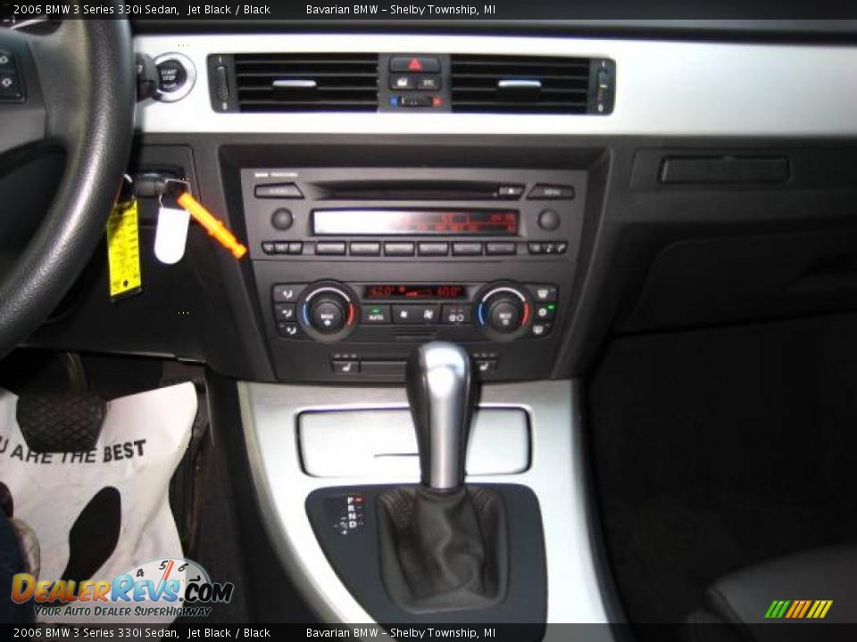 2006 BMW 3 Series 330i Sedan Jet Black / Black Photo #21