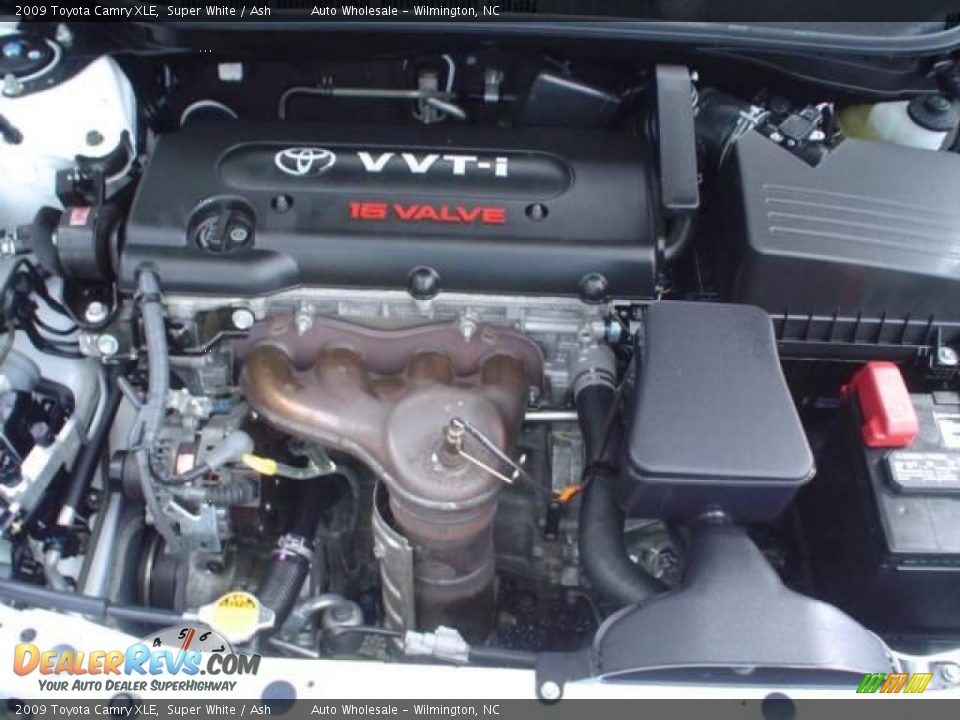 2009 Toyota Camry XLE Super White / Ash Photo #6