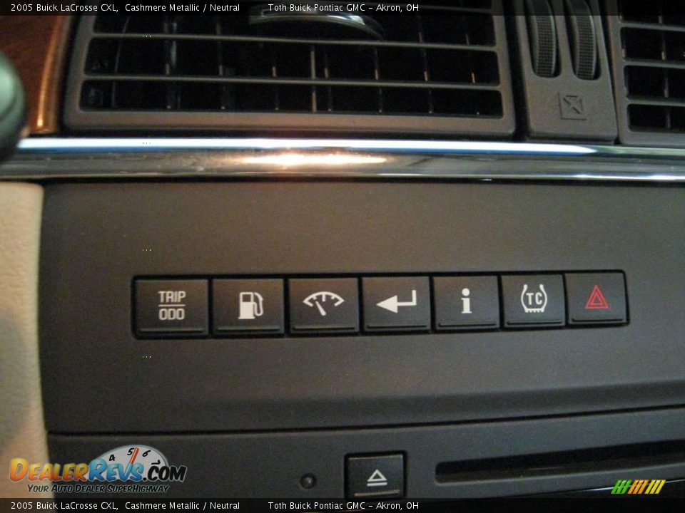 2005 Buick LaCrosse CXL Cashmere Metallic / Neutral Photo #9