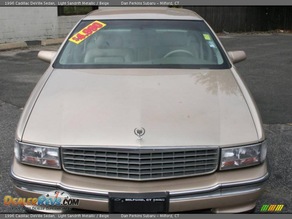 1996 Cadillac DeVille Sedan Light Sandrift Metallic / Beige Photo #2