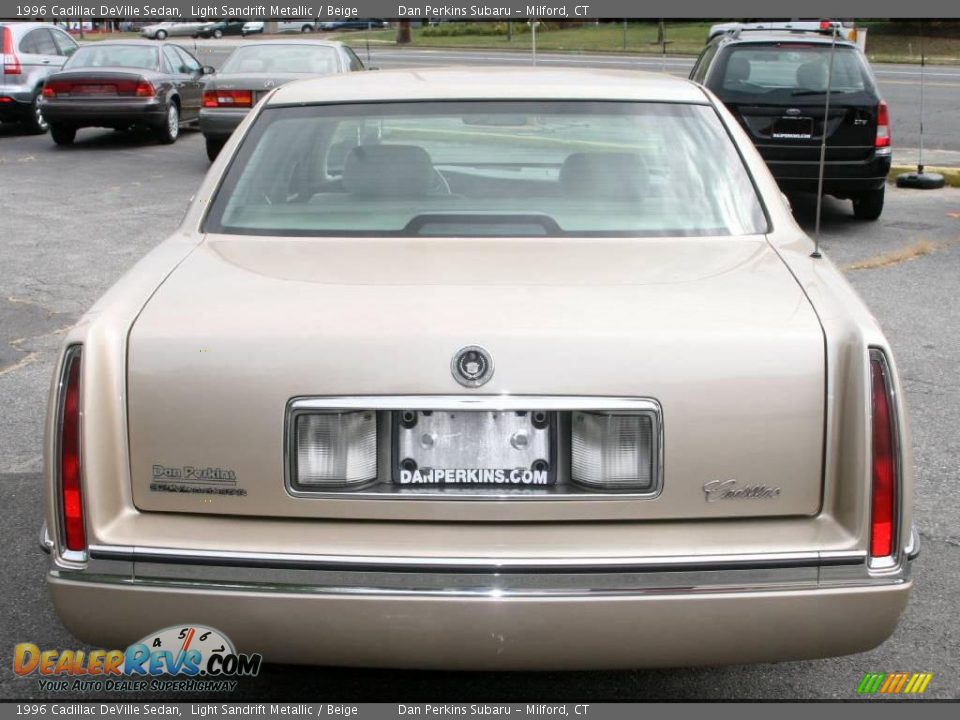 1996 Cadillac DeVille Sedan Light Sandrift Metallic / Beige Photo #7